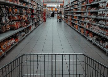 Asgari ücretle geçinmek gittikçe zorlaşıyor: Şubatta aldığını Martta alamıyorsun