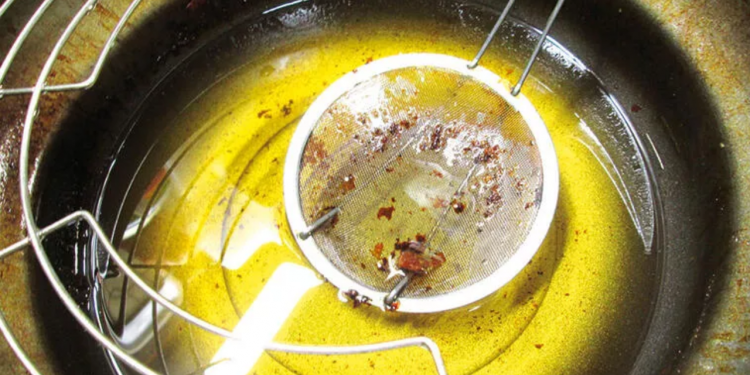 Atık ayçiçek yağından yeni yağ yapılıyor iddiası!