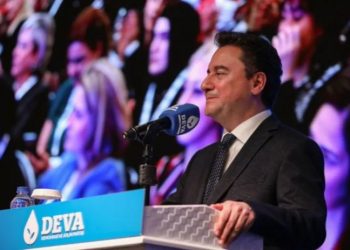 Babacan'dan Erdoğan ve Bahçeli'ye hatırlatma:13 ay oldu yeni anayasa nerede?
