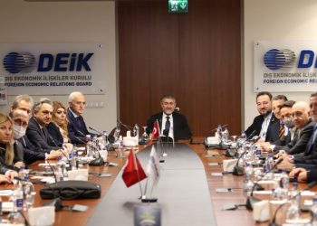 Bakan Nebati, DEİK heyetiyle bir araya geldi