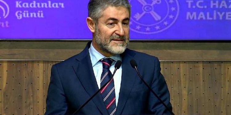 Bakan Nebati'den 8 Mart Dünya Kadınlar Günü Mesajı: Kadına ağır iş yakışmıyor