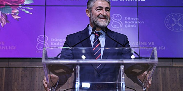 Bakan Nebati'den yabancı yatırımcılara: Bürokrasiyi alaşağı ederiz, arkamızda Cumhurbaşkanımız var rahat olun, mevzuatı da değiştiririz