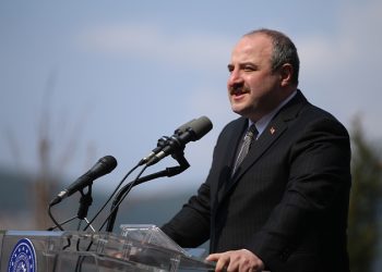 Bakan Varank: Türkiye 2023 eşiğini atlattıktan sonra küresel ekonominin parlayan yıldızı olacak