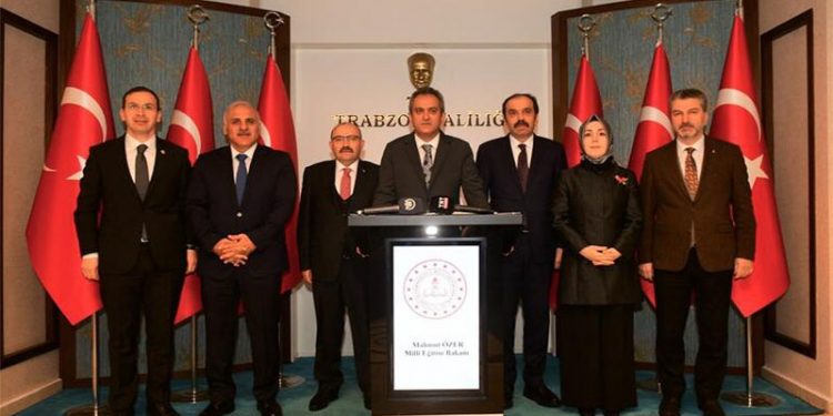 Bakan Özer: Sadece Covid olan öğrencilerimiz ve öğretmenlerimiz kendilerini izole edecekler