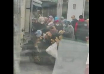 Bağcılar’da ‘bedava ekmek’ izdihamı