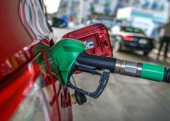 Benzin ve motorine bir zam daha