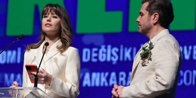Beren Saat: Rahatsızlıklarımızı söylediğimizde 'köprülere, yollara bak' cevabını aldık