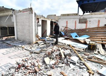 Bergama'da yargı sürecine rağmen dükkânların yıkımı başladı, Tunç Soyer: ‘Yıkımları durdurun’