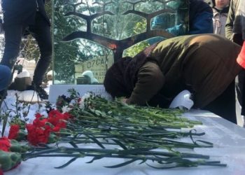 Berkin Elvan’a mezarı başında anma: ‘Yerin burası değildi’