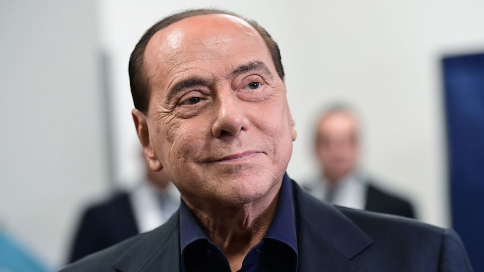 Berlusconi, kendisinden 53 yaş küçük sevgilisiyle 'sembolik düğün' yaptı