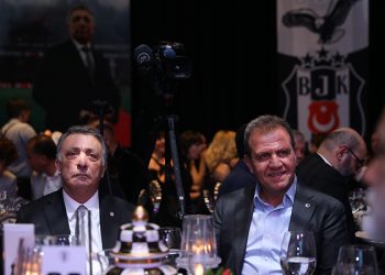 Beşiktaş Başkanı Ahmet Nur Çebi, Valerien Ismael tercihini değerlendirdi: Allah sonumuzu hayır eylesin; ya futbolcular patlayacak ya da kupalara doğru yelken açacağız