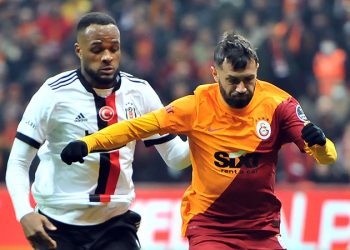 Beşiktaş'ta Cyle Larin'den hakem tepkisi: Derbide nasıl VAR'a gidilmiyor?
