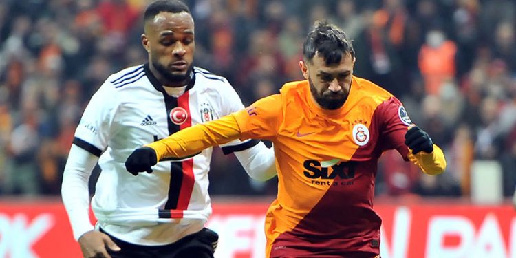 Beşiktaş'ta Cyle Larin'den hakem tepkisi: Derbide nasıl VAR'a gidilmiyor?