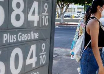 Biden, 'fiyatları düşürmek için stratejik rezervden petrol piyasaya sürmeyi düşünüyor'