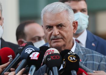 Binali Yıldırım, çiftçilere seslendi: Deliler gibi ekin, dağı taşı ekin!