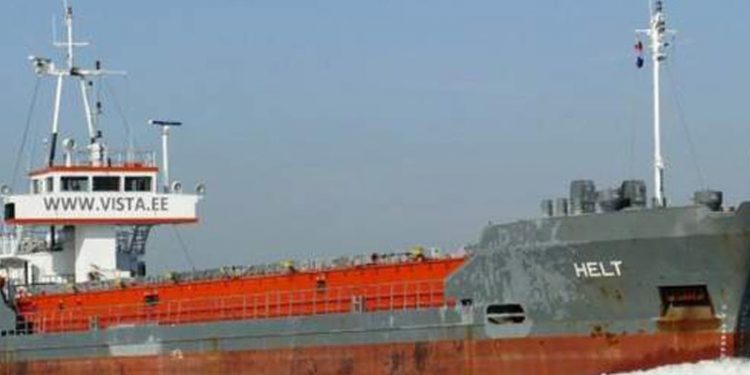 Bir Estonya şirketine ait kargo gemisi, Ukrayna açıklarında patlama sonrası battı