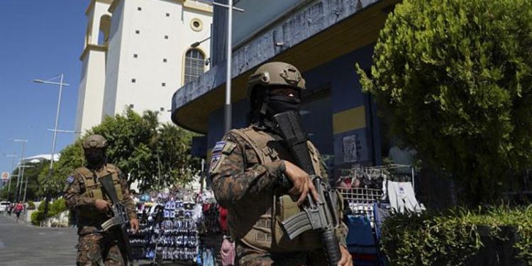 Bir günde 62 cinayetin işlendiği El Salvador'da OHAL ilan edildi