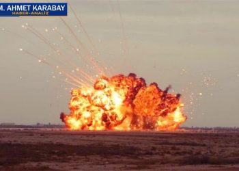 Birileri savaş düğmelerine random basıyor