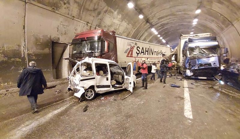 Bolu Dağı Tüneli'ndeki zincirleme kazada yaralanan çocuk kurtarılamadı