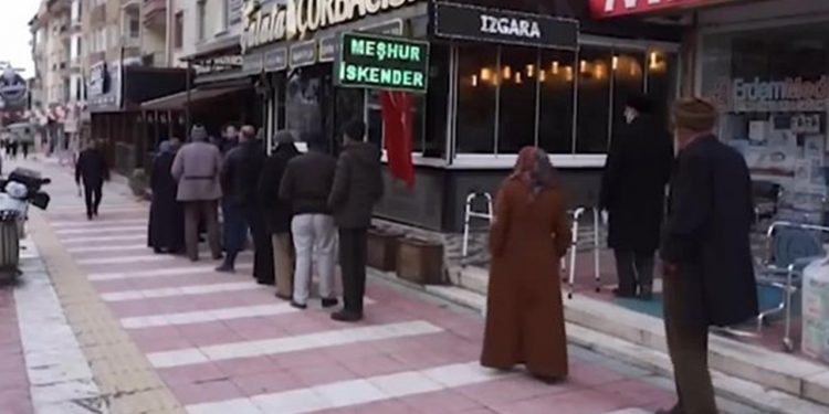 Bu kez Yozgat’ta ucuz et kuyruğu