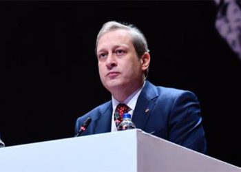 Burak Elmas'tan TFF'ye yalanlama: Gösterdiğim tepki, iki kişi arasında geçen bir diyalog değil; beş şahidin olduğu bir ortamda gerçekleşmiştir