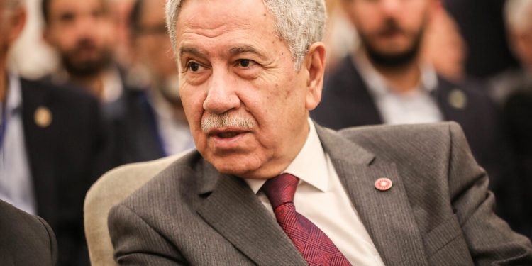 Bülent Arınç: Yağların, balların fiyatlarını Evliya Çelebi görseydi, kahrından ölürdü
