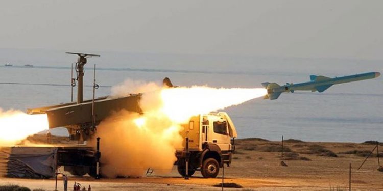 CENTCOM Komutanı: İran'ın elinde Tel Aviv’e ulaşabilecek 3 binden fazla balistik füze var