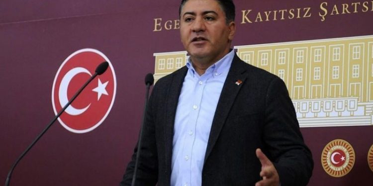 CHP’li Emir’den Öz Sağlık-İş ile ilgili iddia: Sendika Başkanı lüks makam aracı kullanıyor