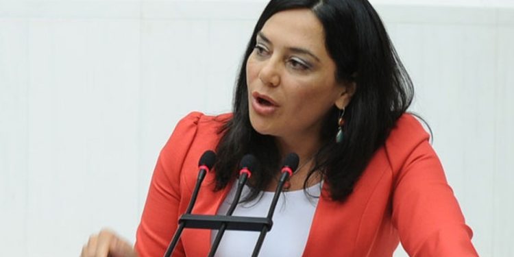 CHP’li Yüceer sendikalaşan işçilere destek verdi: ‘İşçilerin sendikalaşma iradesini kabul edin'