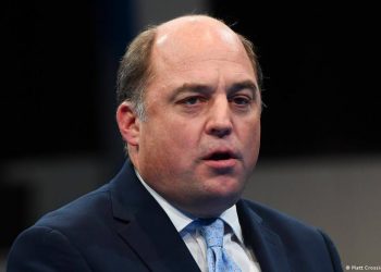 +++ Canlı Anlatım: İngiltere Savunma Bakanı: Putin gücünü kaybetti