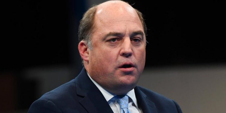 +++ Canlı Anlatım: İngiltere Savunma Bakanı: Putin gücünü kaybetti