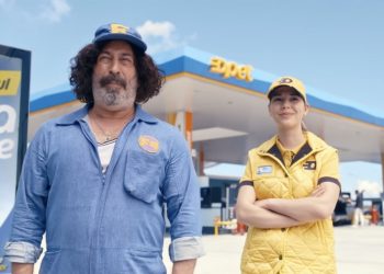 Cem Yılmaz’dan ‘akaryakıt zammı’ paylaşımı: Tamamen uydurma, her dolmuşa gelmeyin!