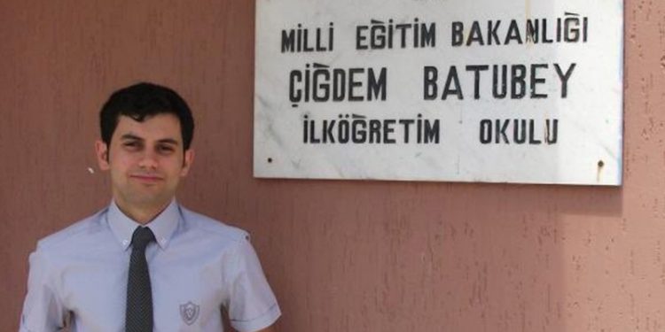 Cinsel istismar faili Müdür Yardımcısı Burak Ercan'a verilen cezaya kadınlar tepki gösterdi