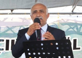 Dava açıldı: AKP’li başkana ‘vatandaşa kafa attı’ suçlaması