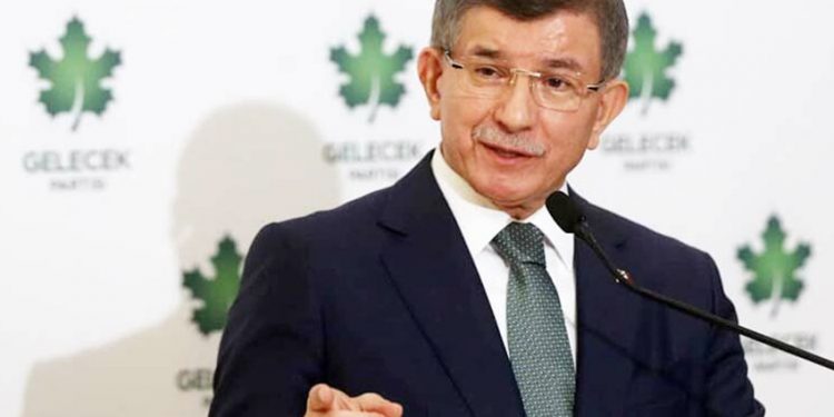 Davutoğlu, AK Partililere seslendi: Bugün size iki senaryo dayatılıyor