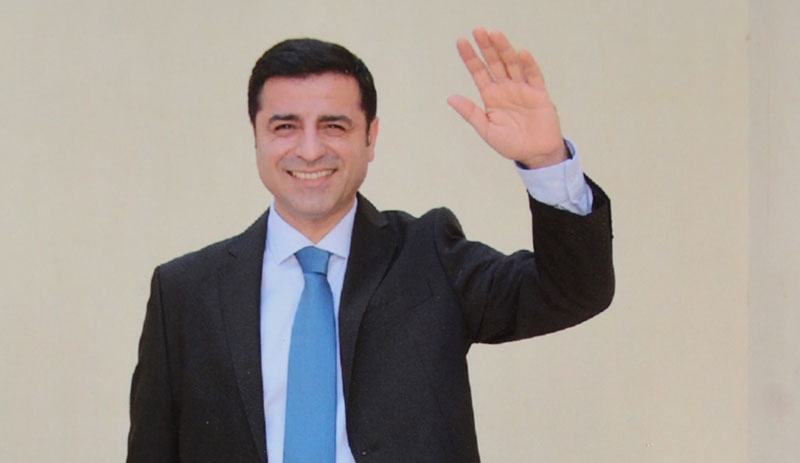 Demirtaş'tan doktorlara çağrı: Siz gitmeyin, gitmesi gerekenleri sandıkta gönderelim