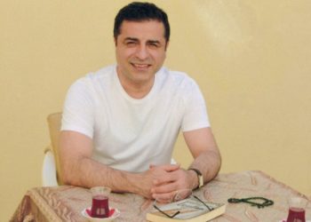 Demirtaş fotoğrafı paylaştı diye Bolu Belediyesi'ndeki işinden oldu