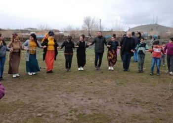 Diyarbakır ve Mardin'de Newroz kutlamaları başladı