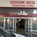 Doktora yumruk atıp bıçak çeken kişi eşi ve bebeğiyle hastaneden kaçtı