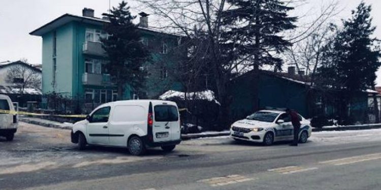 Doktorun başına silah dayadı! 'Tüm yaralılar bırak, babamla ilgilen'