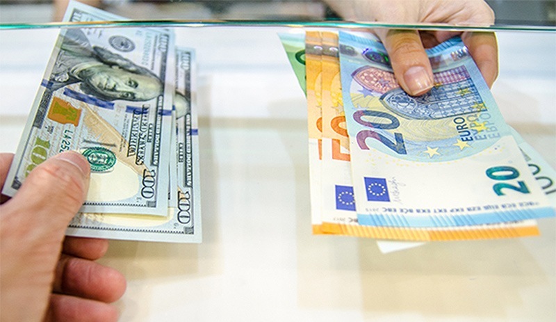 Dolar 14,72, euro 16,21 TL seviyesinden haftayı kapattı