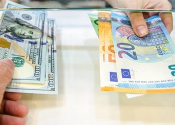 Dolar 14,72, euro 16,21 TL seviyesinden haftayı kapattı
