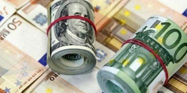 Dolar 14,85 TL, euro 16,36 TL’den haftayı kapattı