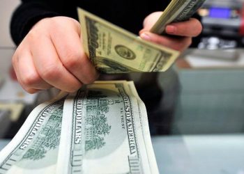 Dolar, yatay seyre geçti