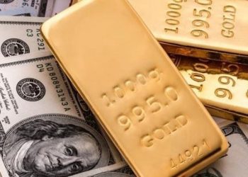 Dolar yeniden 15 TL sınırında, altın yükselişte