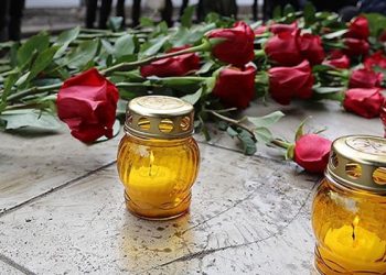 Donetsk'te Ukrayna'nın attığı füzeyle hayatını kaybeden 20 sivil anıldı