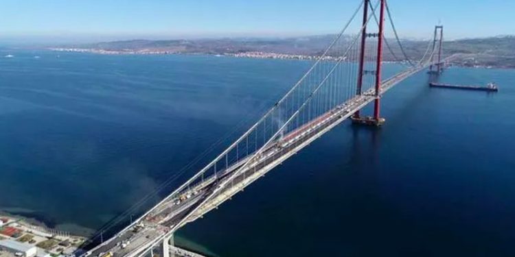 Ekonomist Uğur Emek'ten 'Çanakkale Köprüsü'nün maliyeti 3 milyar euro' diyen Cumhurbaşkanı danışmanına: Gelir garantisi 7,5 milyar dolar