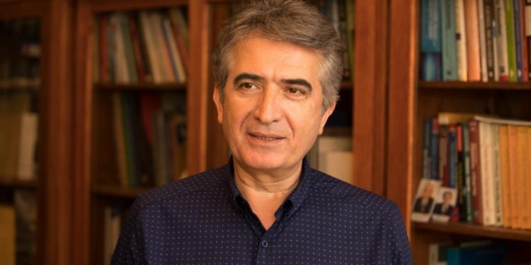 Ekonomist Yalçın Karatepe'den Berat Albayrak'a: Ekonomik sorunların baş mimarlarından birisidir; kitabını okumadım, o zahmete de katlanmayacağım