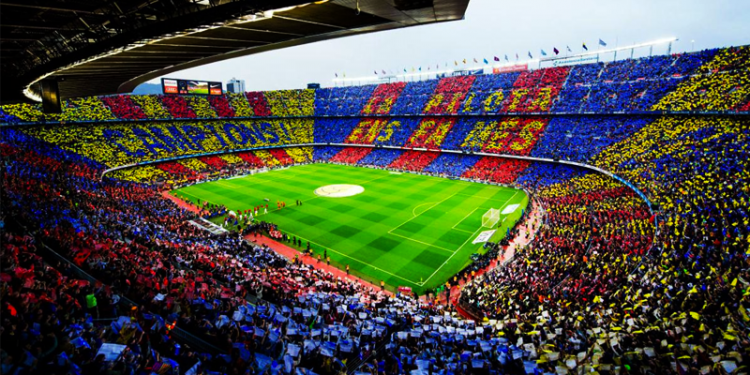 El Clasico derbisinde kadınlar seyirci rekoru kırdı