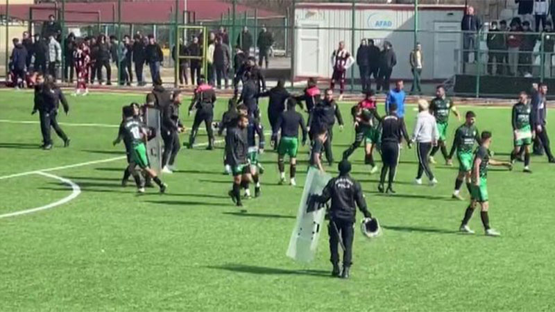 Elazığ'daki amatör lig maçında 18 kırmızı kart çıktı